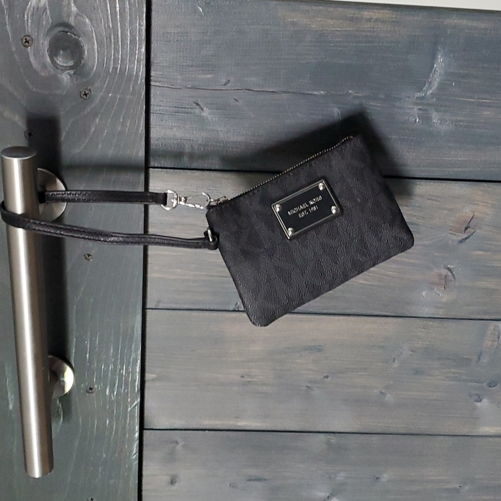 Michael Kors small wristlet